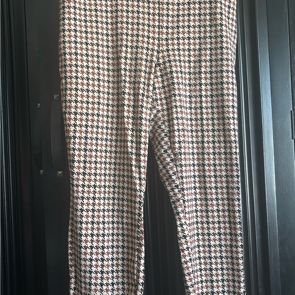 Torrid Black and White Houndstooth Cropped Pants